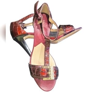 Michael Kors Women's Burgundy Patent Leather T-Strap Sandals Sz 7M